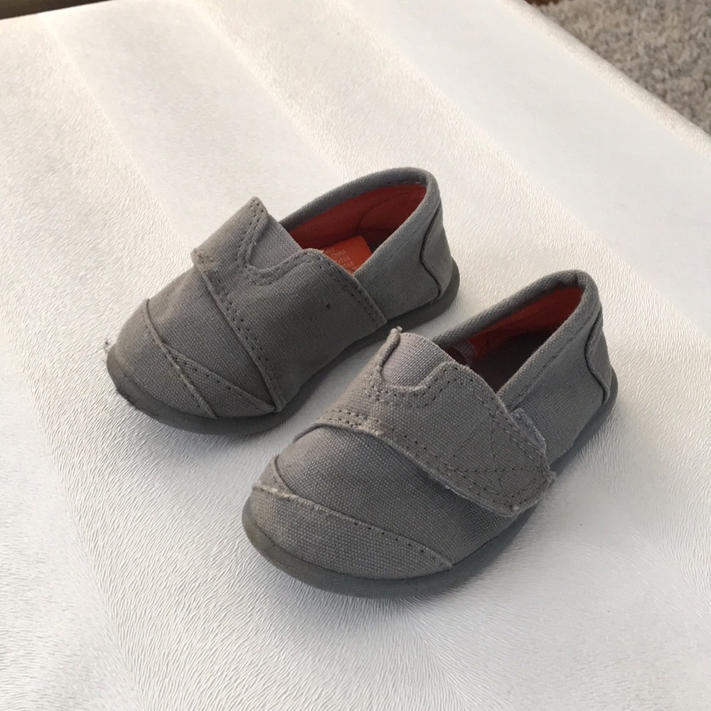 Gray velcro easy on/off size 4 shoes
